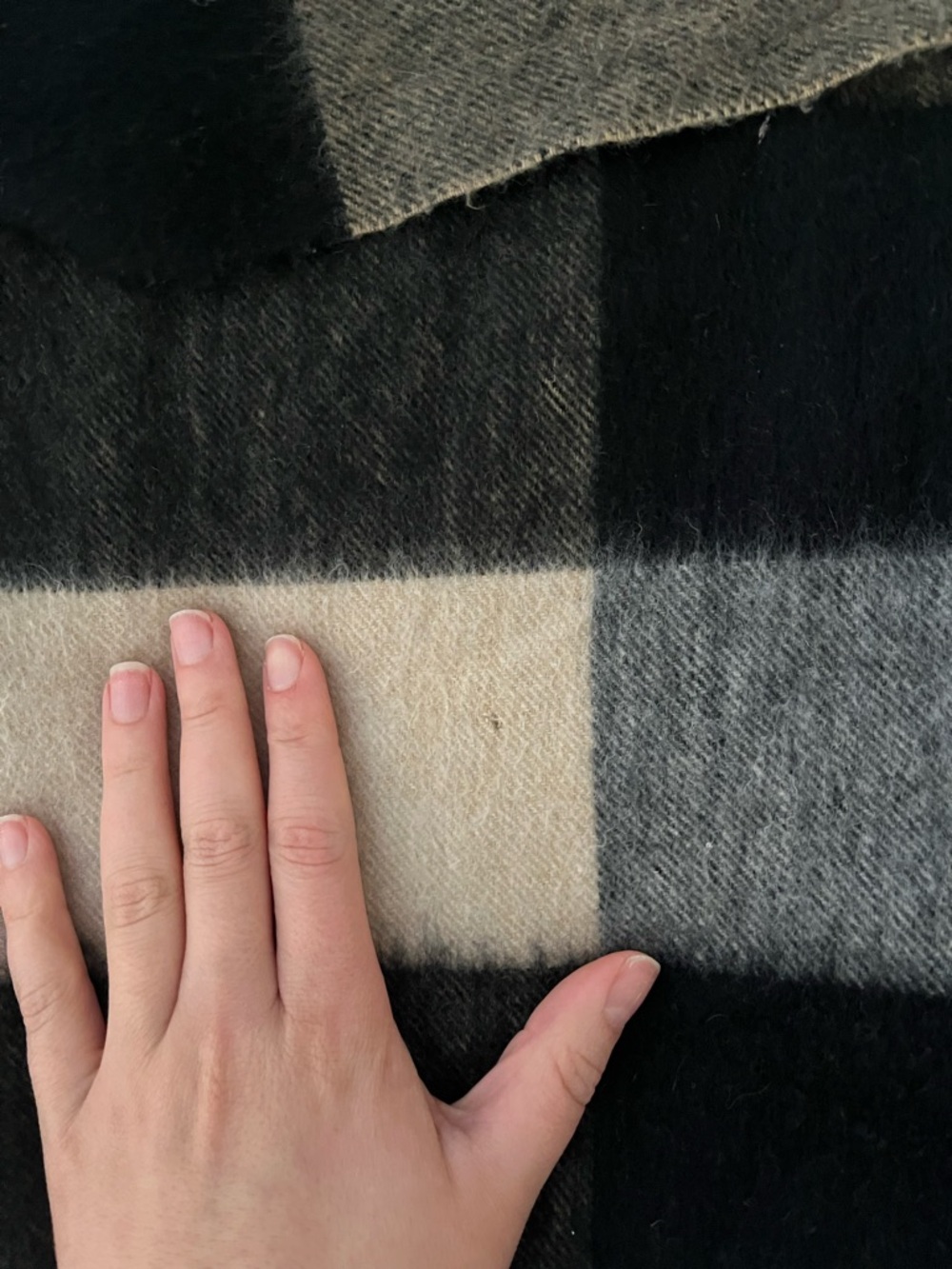 Burberry Beige Black Gray Classic Check Wool Scarf - Picture 4 of 4